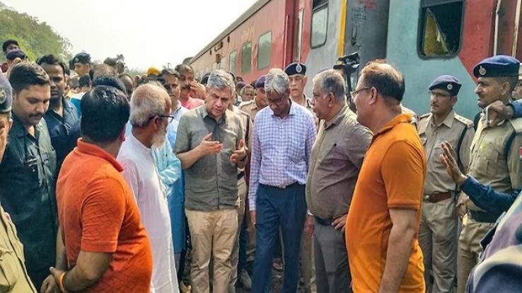 बालासोर ट्रेन हादसाः रेल मंत्री बोले घटना के असल कारणों का लगा पता