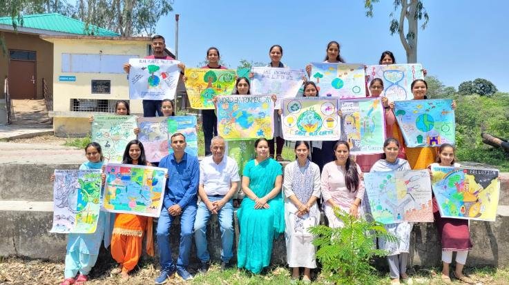 Dehra: Chemistry Department celebrated Environment Day at Dhaliara College