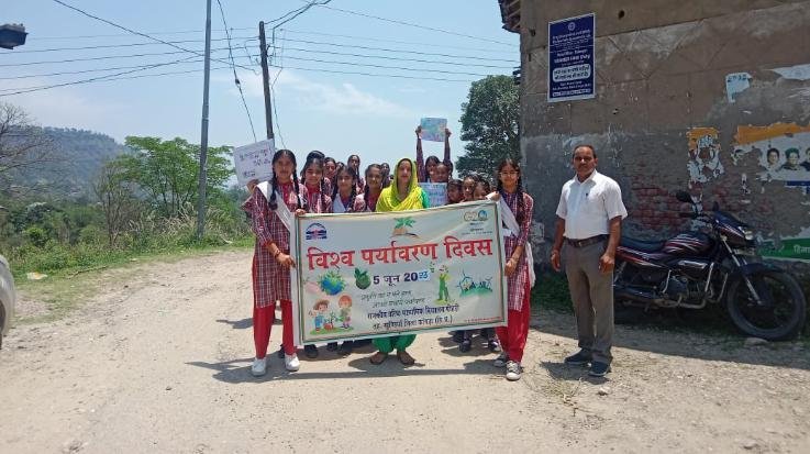 Jwalamukhi: Children of Senior Secondary School Pehri celebrated Environment Day 111 222 111