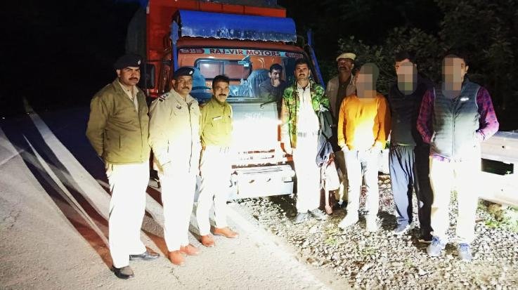 Shimla: Theog police caught 180 cases of country liquor