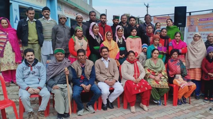 भूमति में कलाकारों ने बताई कल्याणकारी योजनाएँ