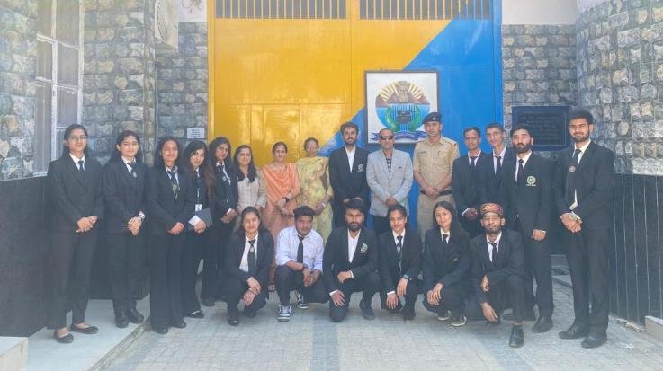 Children of Bahara University visited Model Central Jail Kanda
