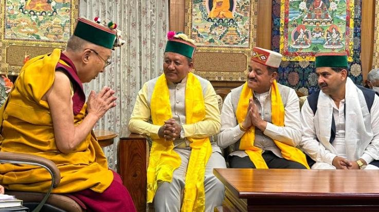 Dharamshala: Revenue Minister Jagat Singh Negi met the Dalai Lama