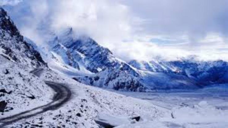 ROHTANG-PASS-NOW-OPEN-FOR-TOURIST