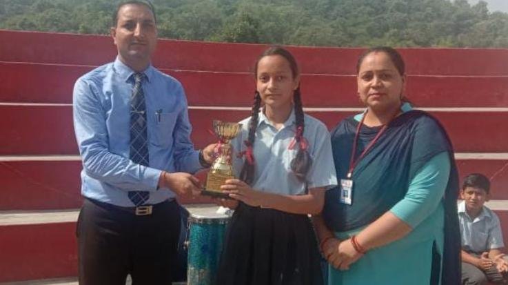 Dehra: Lotus School Girl's Sania first in painting competition
