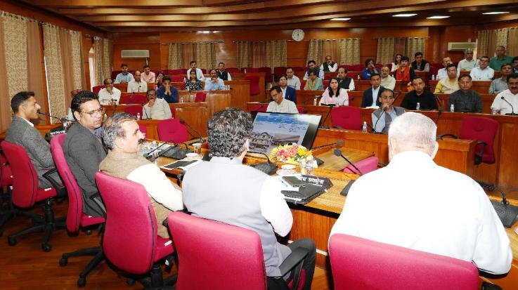  Government will spend Rs 4000 crore on the development of green industry: CM