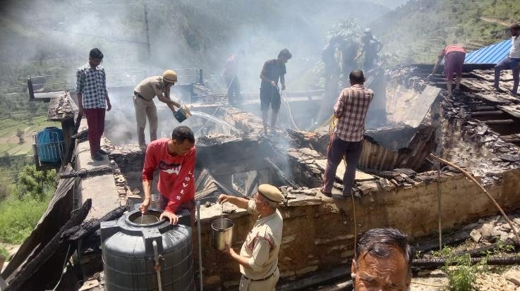  Ani: Two-storey house burnt to ashes in Kharoa, three families left homeless 111 222