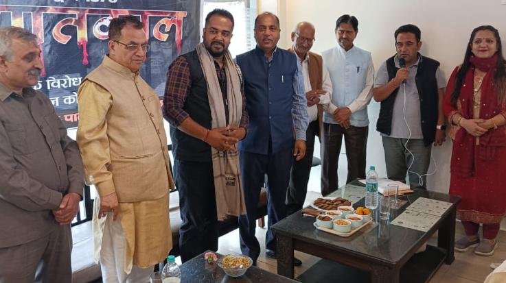 Shimla: Jairam Thakur honored prominent workers of Kasumpti ward