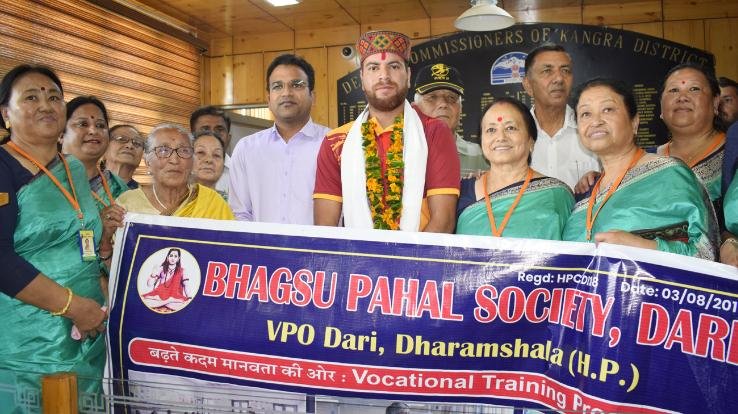 Dharamshala: DC gave assistance to para volleyball player Ajay