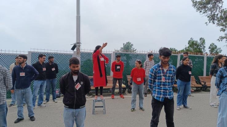 Shimla: SFI staged a sit-in protest
