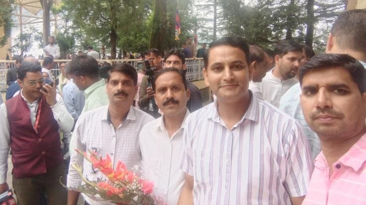 Delegation of contract regular employees organization met the Chief Minister in Dharamshala