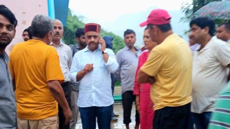  Parwanoo/Solan: Dr. Sehjal meets rain affected families  111