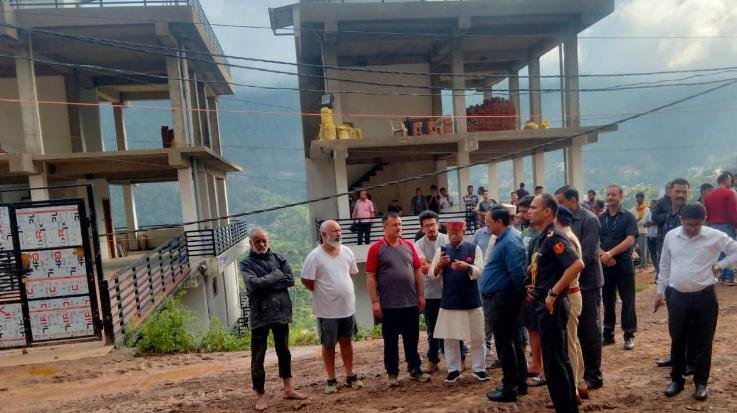 The governor took stock of the damage caused by heavy rains in Shamti