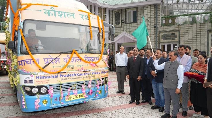 Shimla: Chief Minister flagged off two Kaushal Raths