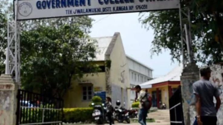  Due to the efforts of MLA Sanjay Ratna, 40 to 60 BCA seats were increased in Jwalamukhi Caujel. 111 222