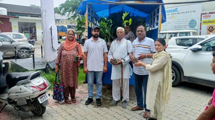 Horticulture Department Dehra started selling fruit plants