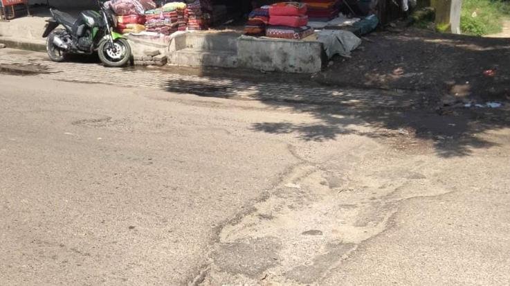 Dehra: The condition of Nehran Pukhar to Paragpur road is bad, drivers are upset due to potholes