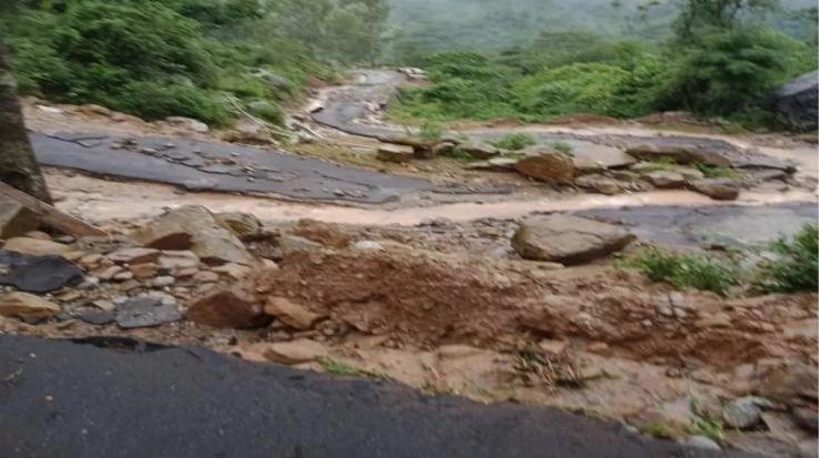 National Highway 5 closed due to rain in Rampur, two vehicles washed away in Narkanda