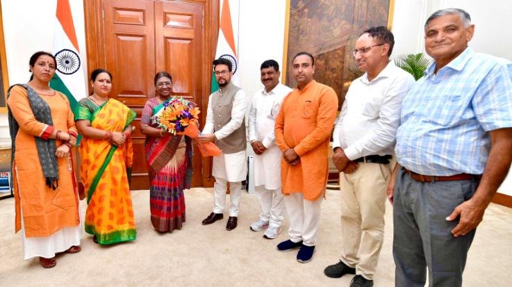 Anurag Thakur made 13 Zilla Parishad members of Una meet the President