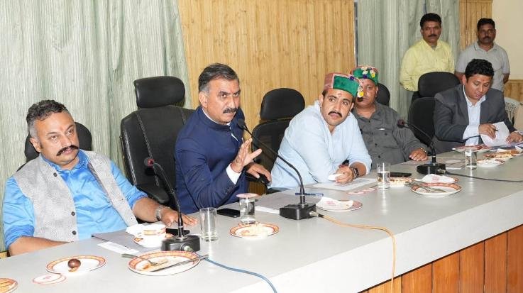  CM gave one crore to the Public Works Department for the restoration of roads in Rohru