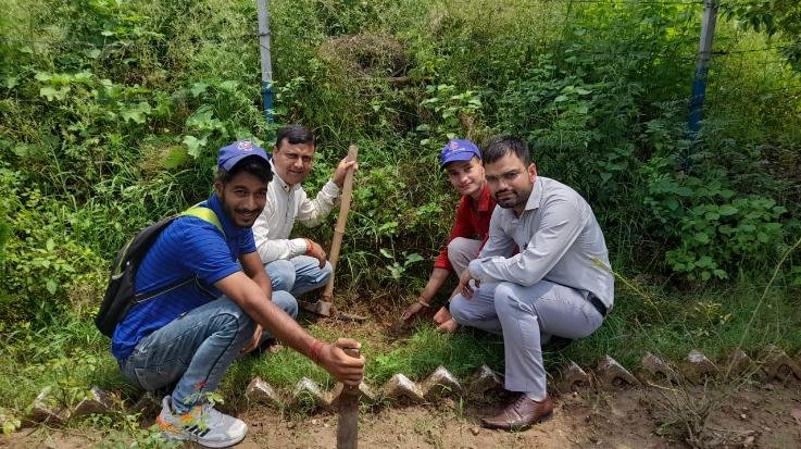 Jaisinghpur: Volunteers planted 75 saplings under 'Meri Mati, Mera Desh' program