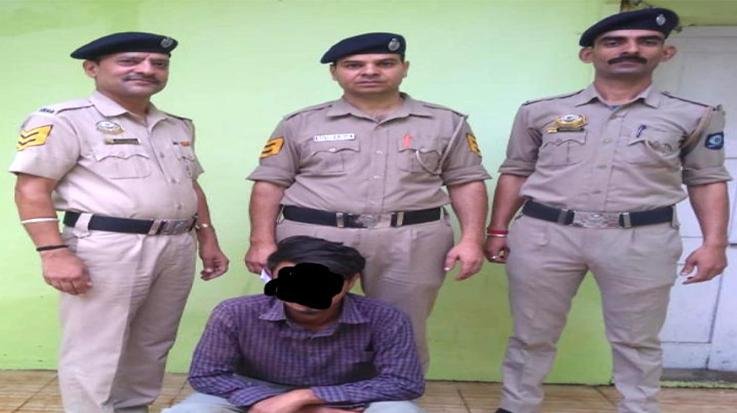 Solan: Police arrested accused of stealing in a house in Saparun