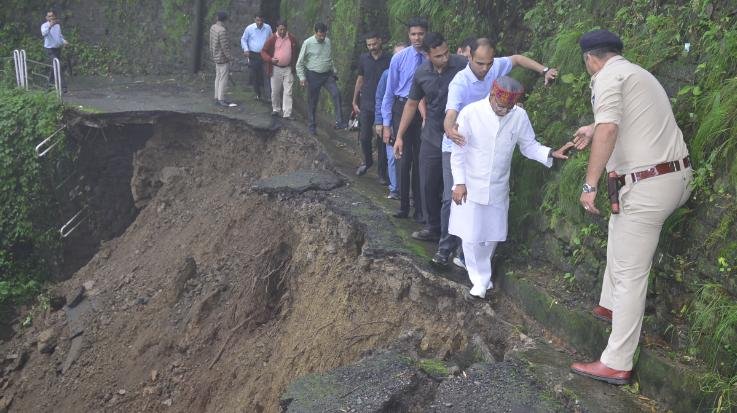  Governor visits disaster affected Shiv Bawdi in Summerhill