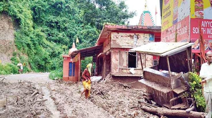 Dharamshala: Rain wreaks havoc in Kangra, three people died, many houses collapsed