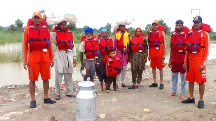 Indora: 80 people trapped in Mand due to release of water from Pong dam, seven rescued