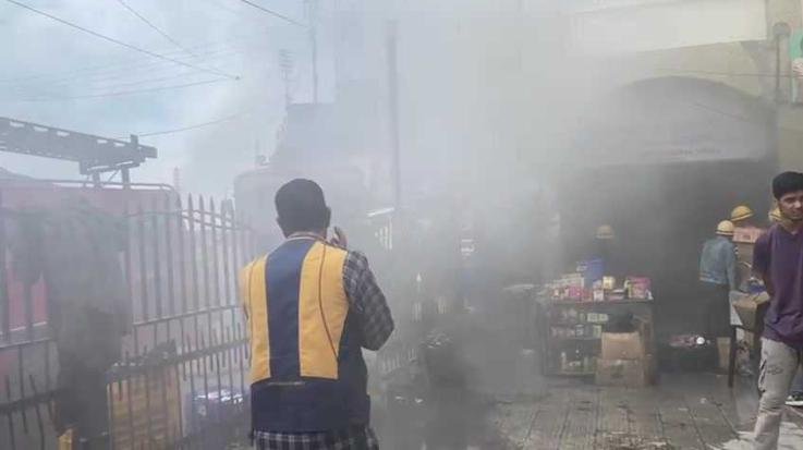 Shimla: Fire broke out in a shop built in Panchayat Bhavan near Old Bus Stand.