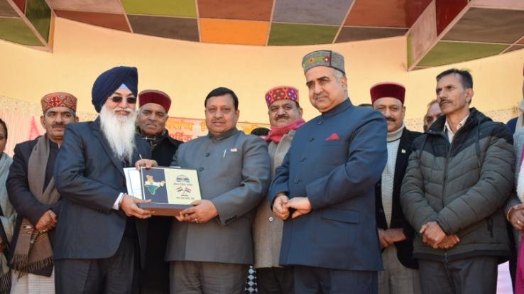  Pinegrove School receives awards for becoming a zero waste organisation