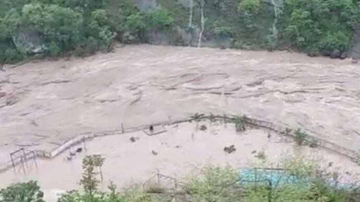 Kangra: JE of Jal Shakti Department got swept away in Baner Khad