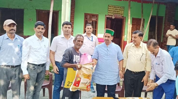  Dharamshala: Pathania gave immediate relief of ten thousand each to the affected families, also ration kits 111