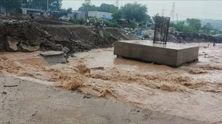 Alternative bridge connecting Baddi to Pinjore also collapsed, up to 35 percent production in BBN stalled