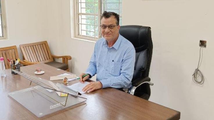 Dehra: Prof. in Rakkar College. Pankaj Sood took charge of the principal