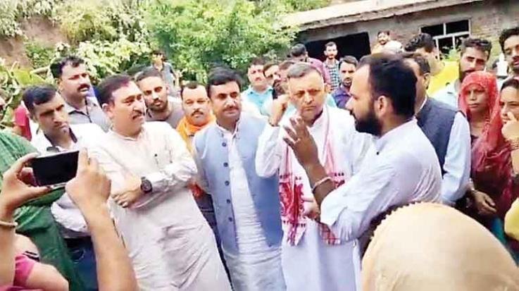 Jawali: BJP leaders who came to meet the landslide victims in Niyangal had to listen 111