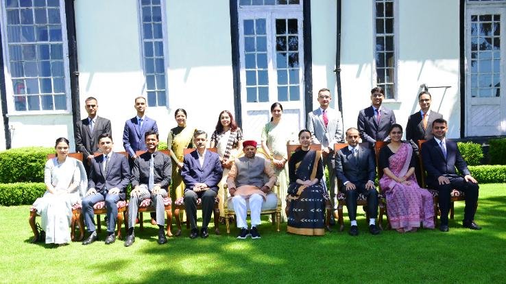 Shimla: HPAS and Allied Services Probationary Officers call on the Governor