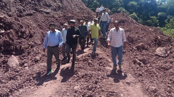 Kasauli: During the visit to the disaster affected area, the minister was angry with the functioning of the departments.
