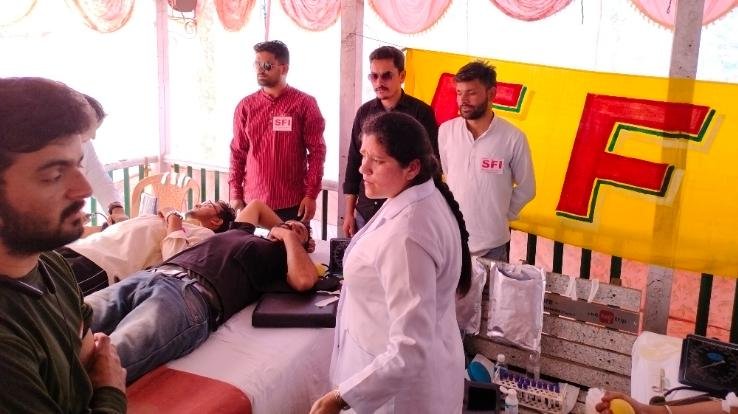 Shimla: SFI organized blood donation camp, collected 93 units of blood