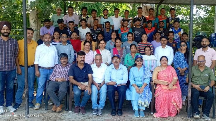 Dehra: Benefits of participating in sports told to students in Dhaliara College