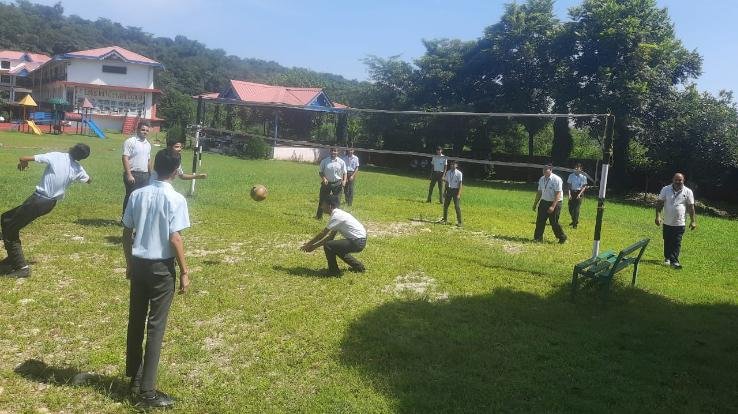 Dehra: Students of Lotus School Garli showed strength in sports competition