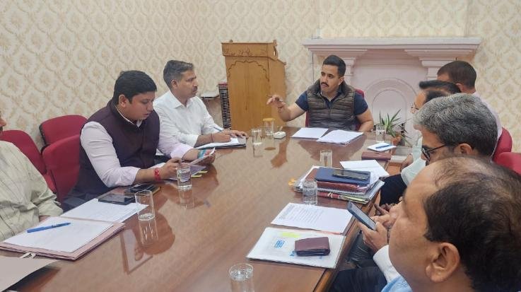 Project management should take necessary steps for the expansion of the road from Sunni to Chevdi: Vikramaditya