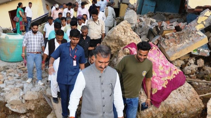  Dharamshala: CM instructed to give six marla land to the affected families