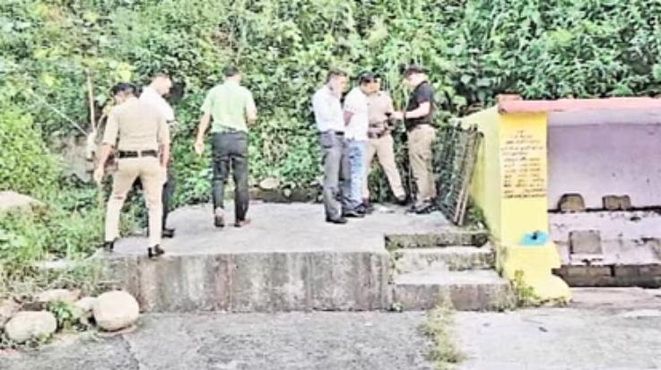 Big haul of 3 bags, 40 bullets and drugs on Tanda Marg consignment recovered