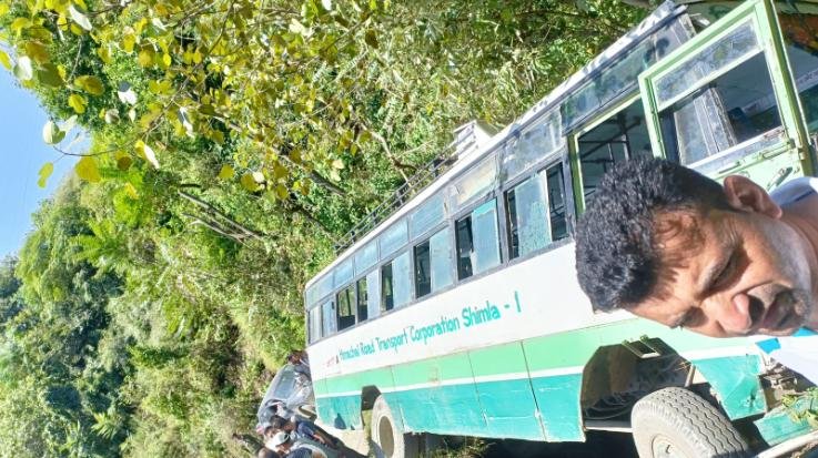 Nerva: HRTC bus accident near Sainj of Theog 111