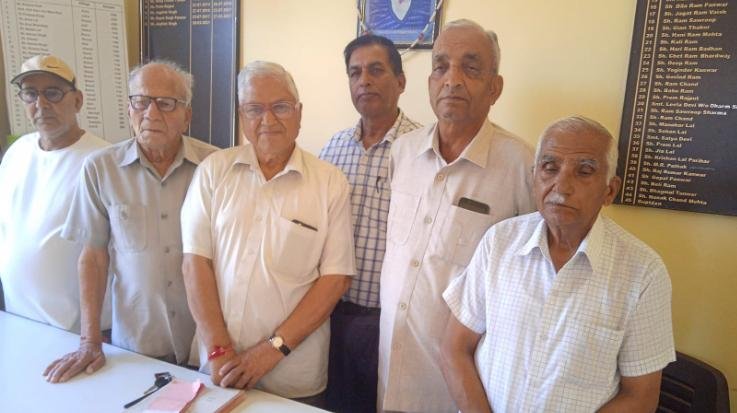 Kunihar: Pensioners asked for the outstanding amount of dearness allowance from the government
