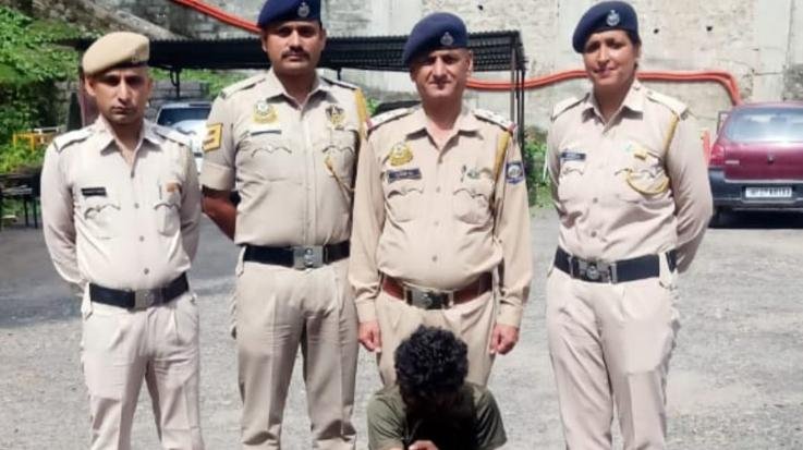Kasauli: Police arrested a youth for stealing valuables.