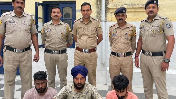 Indora police caught three members of thief gang