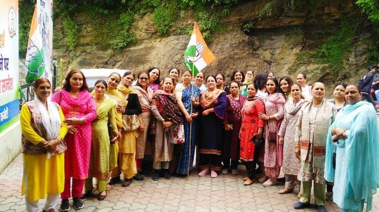 Shimla: State Mahila Congress celebrated its foundation day at Rajiv Bhawan.