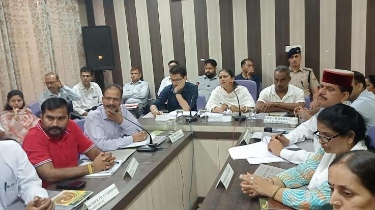 Many issues were discussed in the quarterly meeting of Hamirpur District Council.
